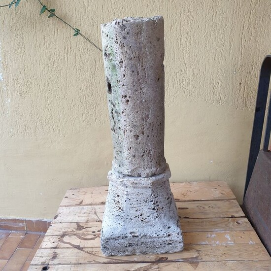 Large capital with column (2) - travertine - Possibly 19th century