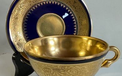 Limoges - André Prévot - Cup and saucer (2) - Exclusive “Limoges”-Coffee set , Decorated Gold, 20th Century - Porcelain