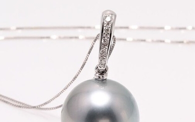 NO RESERVE PRICE - 12x13mm Round Tahitian Pearl - 14 kt. White gold - Necklace with pendant - 0.04 ct
