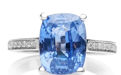 No Heat 5.61 Carat Ceylon Blue Sapphire And 0.18 Ct Diamonds - 18 kt. White gold - Ring