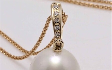 No Reserve Price - 14 kt. Yellow Gold - 11x12mm South Sea Pearl - Necklace with pendant - 0.04 ct