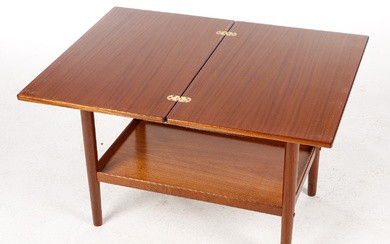 Ole Wanscher. Mahogany side table / serving table