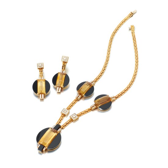 Onyx, citrine and diamond pair of earclips and necklace (Paio di orecchini e collana in onice, quarzi citrini e diamanti), Onyx, citrine and diamond pair of earclips and necklace (Paio di orecchini e collana in onice, quarzi citrini e diamanti)