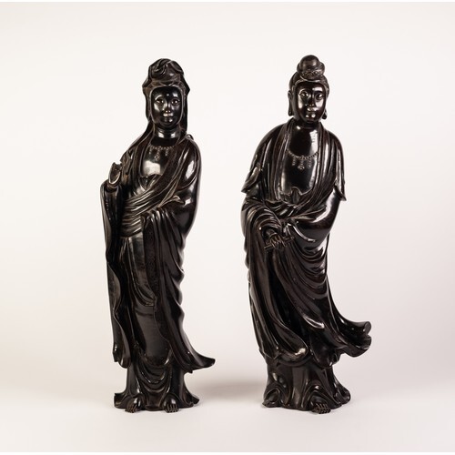 PAIR OF 19th CENTURY CHINESE FINELY CAST HEAVY BRONZE FIGURE...
