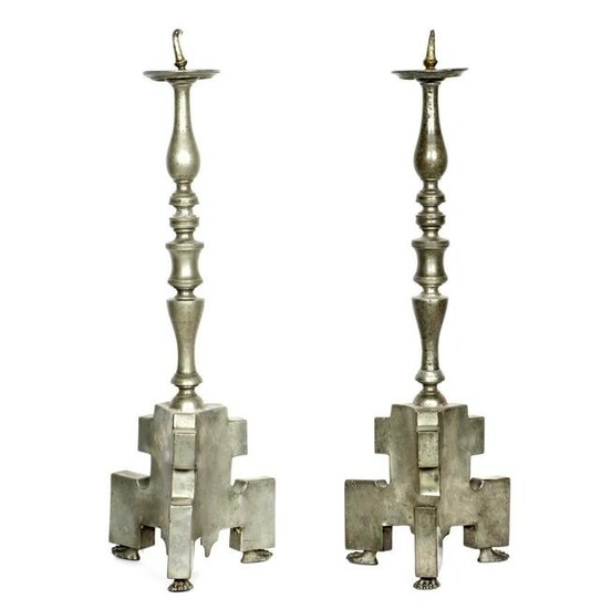 Pair Early Lead Candlesticks