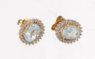 Pair of 14 kt gold aquamarine-diamond-earrings , YG/WG 585/000, 2...