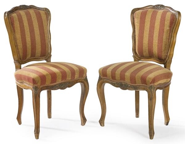 Pair of Louis XV chairs in carved walnut wood with