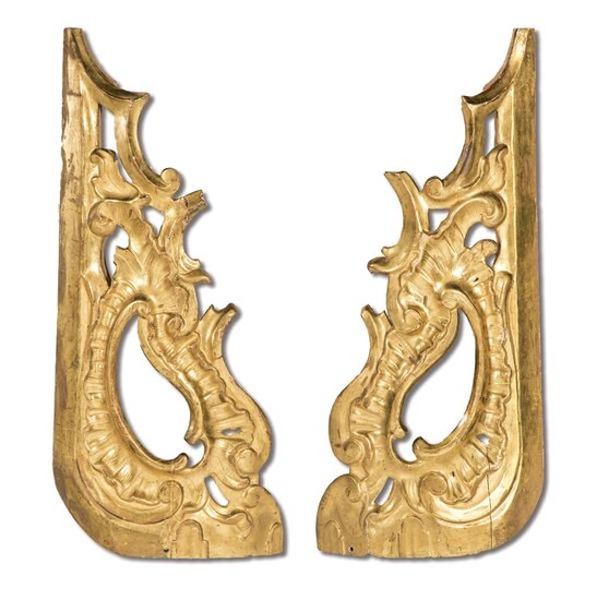 Pair of fragments of carved and gilded wooden