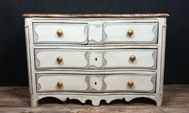 Parisian chest of drawers - Louis XIV period - Lacquered wood - First half 18th century