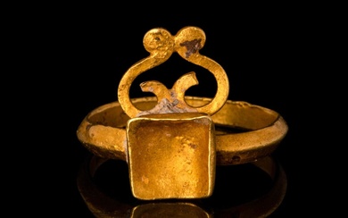ROMAN GOLD RING DECORATE WITH VOLUTES