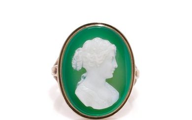 Ring 15kt. rose gold Victorian Green Agate Cameo ring with a lady profile
