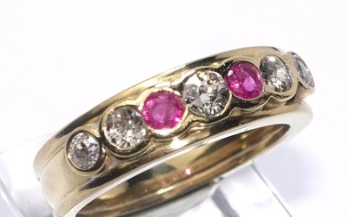 Ring - 18 kt. Yellow gold - 0.79 tw. Diamond (Natural) - Ruby