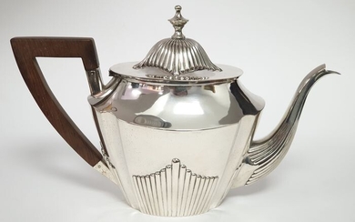 Teapot, solid silver - .833 silver - Portugal - Late 19th century