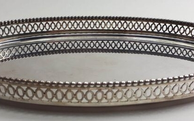 Tray, Silver tray with openwork edge and pearl decoration - .833 silver - Zilverfabriek Voorschoten - 1928 - Netherlands - First half 20th century