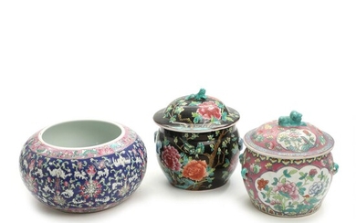 NOT SOLD. Two 20th century Chinese porcelain jars with covers and a bowl, decorated in enamel colours. H. 15-22 cm. (3) – Bruun Rasmussen Auctioneers of Fine Art