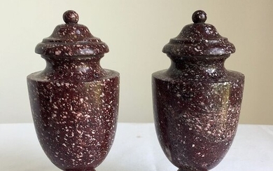 Vase, Pair of Urns (2) - Neoclassical Style - Red Porphyry - Late 19th century
