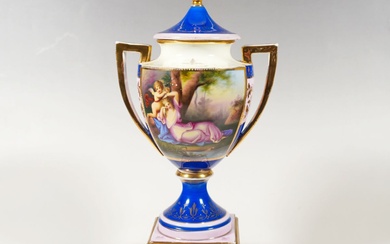 Vase à couvercle, probablement Bohème, 2ème moitié du 19e s., Porcelaine, vase en forme d'amphore,...