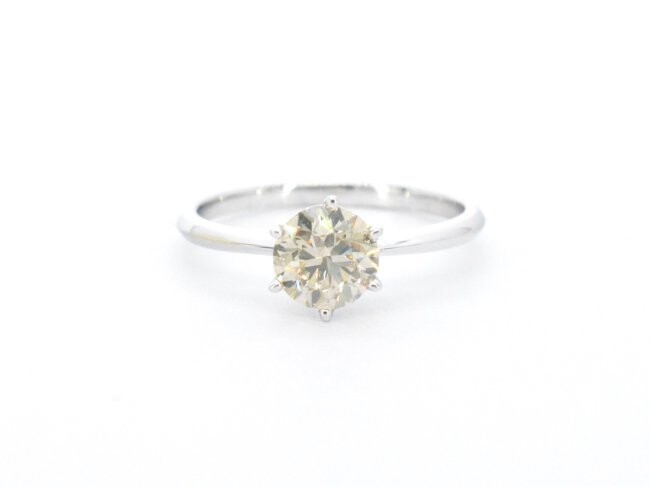 White gold solitaire ring with diamond