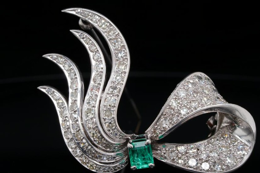 1.65ctw Diamond, 0.65ct Emerald & Platinum Brooch