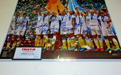 2015 WOMENS WORLD CUP CHAMPS TEAM USA 9 SIGS TRISTAR/COA SIGNED 16X20 PHOTO