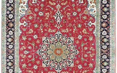 7 x 10 FINER QUALITY Persian Tabriz Rug Wool and Silk 400