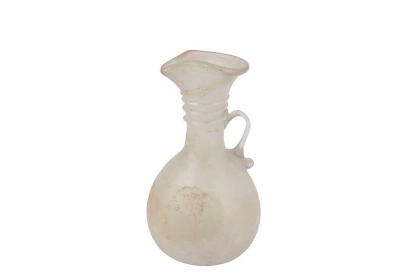 A GLASS EWER, IN THE ROMAN TASTE, 20TH CENTURY
