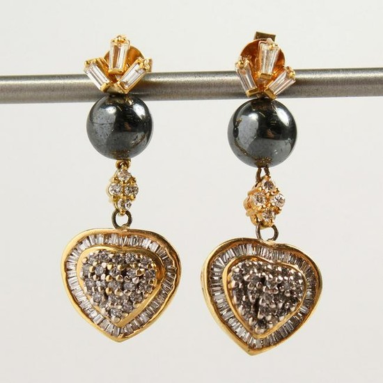 A PAIR OF YELLOW GOLD SOUTH SEA PEARL AND DIAMOND HEART