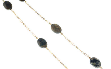 A Victorian 9ct gold agate necklace.