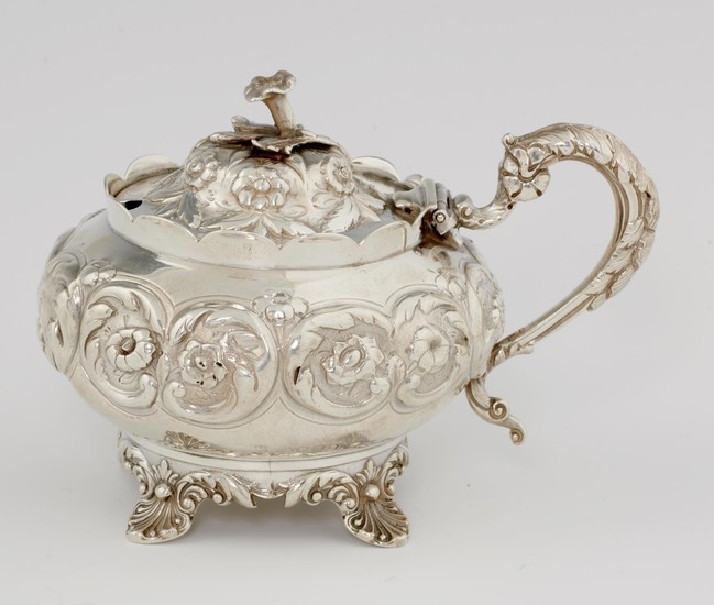 A WILLIAM IV COMPRESSED GLOBULAR SILVER MUSTARD POT with s...