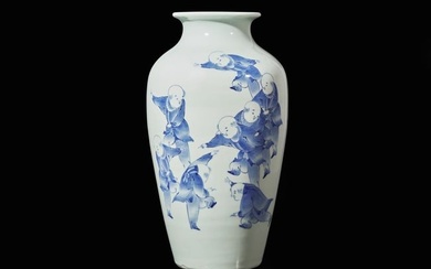 A large Japanese Nabeshima porcelain "Boys" vase, 19th century 鍋島氏童