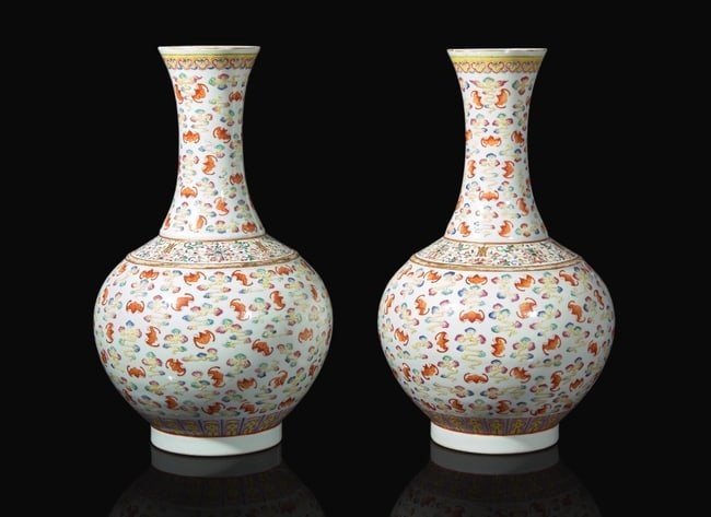 A pair of Chinese famille rose-decorated porcelain "Thousand Bats" vases, Guangxu six-character