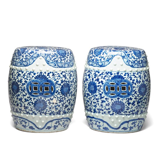 A pair of blue and white garden seats, Qing dynasty, 18th Century.