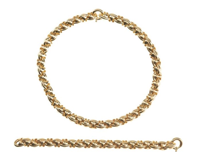 A set of Italian oval link jewelry