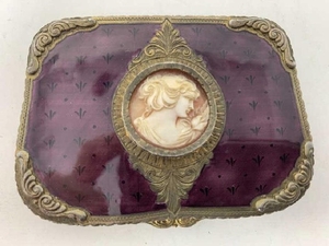 ANTIQUE 800 FRENCH GUILLOCHE & CAMEO COMPACT