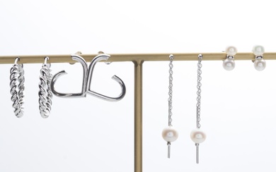 Aagaard. Four pairs of sterling silver earrings with pearls (4)