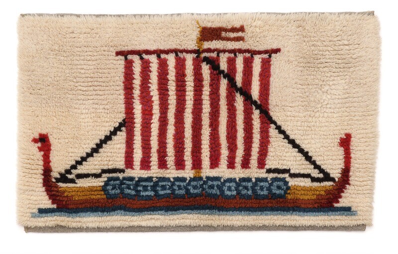 Artist unknown, 20th century.: A wool tapestry decorated with a viking ship. 20th century. 67×115 cm.