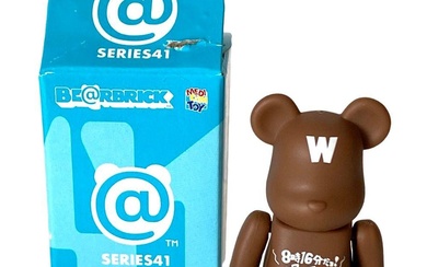 BE@RBRICK - Bearbrick Series 41 Muro Tsuyoshi (It's 8:16! Let's have a Yunomi of Coffee) 100%