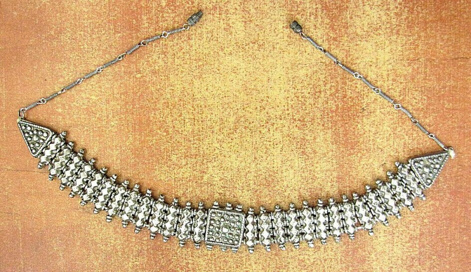 Bezalel Yemenite filigree silver massive choker necklace, 46 gr., early 20th cen.