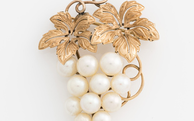 Brooch, gold with pearls in the shape of a grape cluster