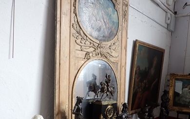 Cheminée de style Louis XVI avec trumeau en bois sculpté décapé, peinture rapportée et restaurée,...