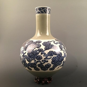 Chinese Blue-White Longquan Kiln 'Dragon' Globular Vase