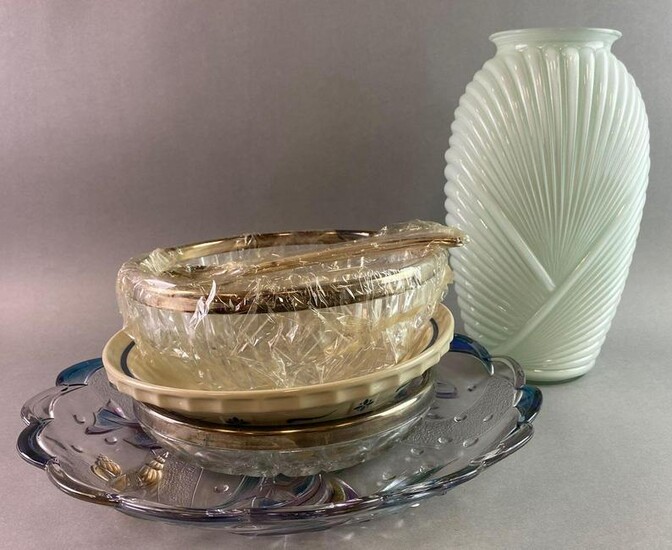 Group of 5 Glass Pieces Pie Plate Relish Tray Vase
