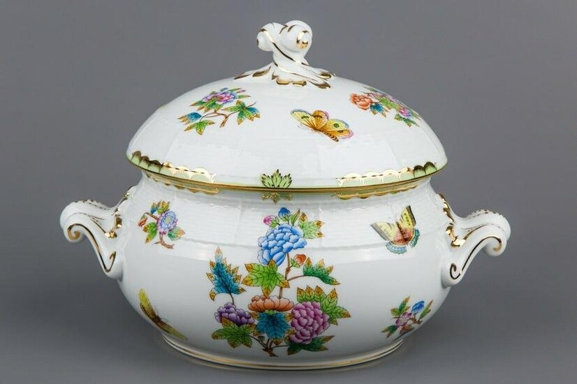 Herend Queen Victoria Soup Tureen with Lid and Handles
