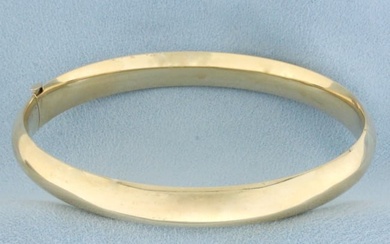 High Polish Hinged Classic Bangle Bracelet in 14k Yellow Gold