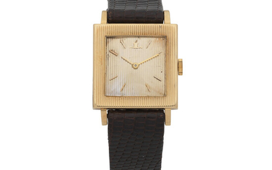 Jaeger-LeCoultre. An 18K gold manual wind square wristwatch Ref 1910, Circa 1960