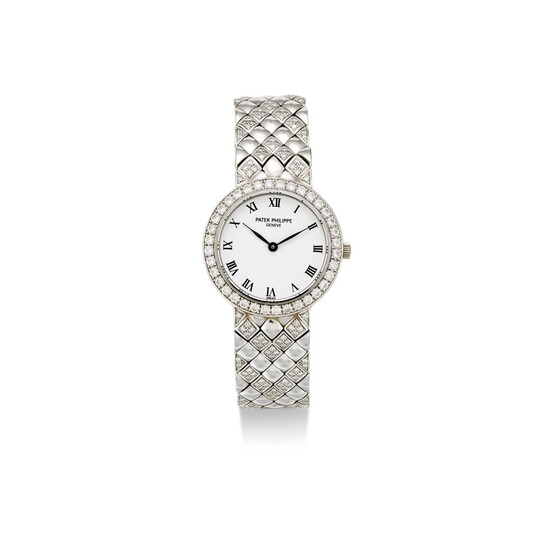 PATEK PHILIPPE | REFERENCE 4820 A WHITE GOLD AND DIAMOND-SET BRACELET WATCH, MADE IN 1993