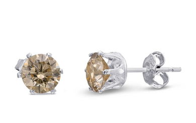 Pair of 1.50 ct round natural Diamond earrings, set...