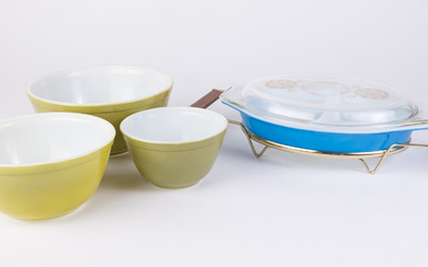 Pyrex Casserole Dish and Mixing Bowls