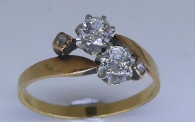 RING Toi et Moi in yellow gold set with two diamonds on white gold claws. Gross weight 2.67 g TDD 55