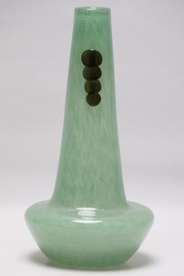 Schneider Vase série :« Émeraude ». Forme 1458. Ve…